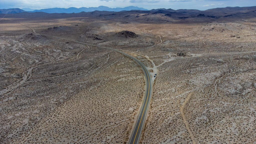 Luftbild der Wüste, am Eingang zu Death Valley