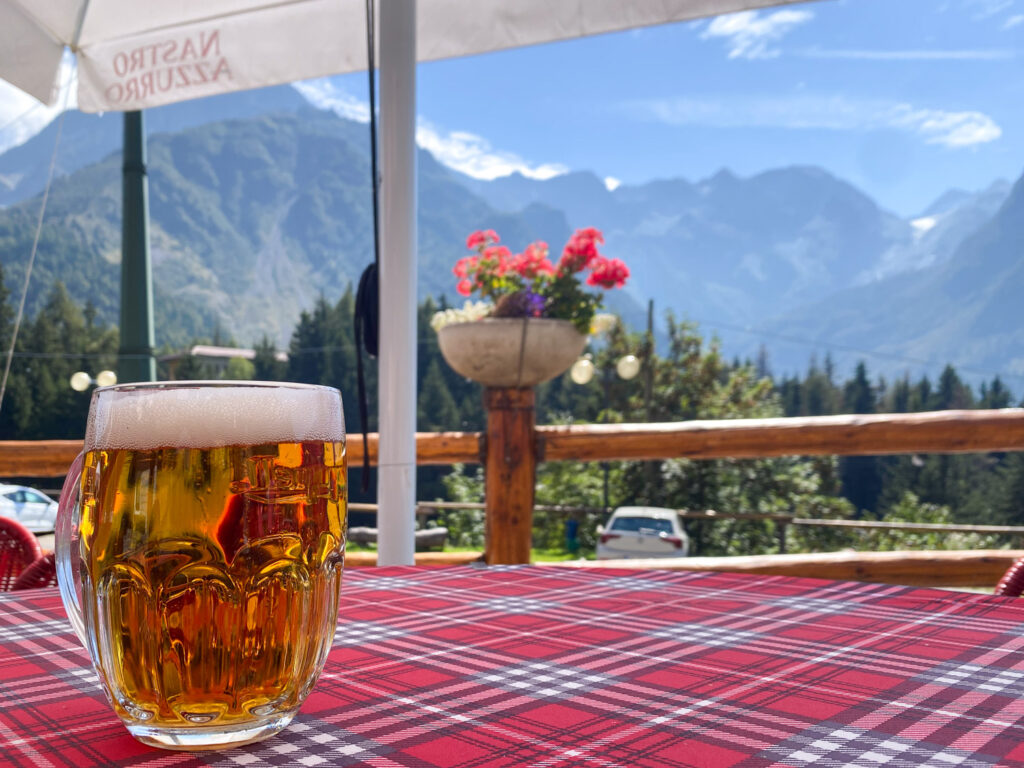 Bier auf dem Pass Tonale